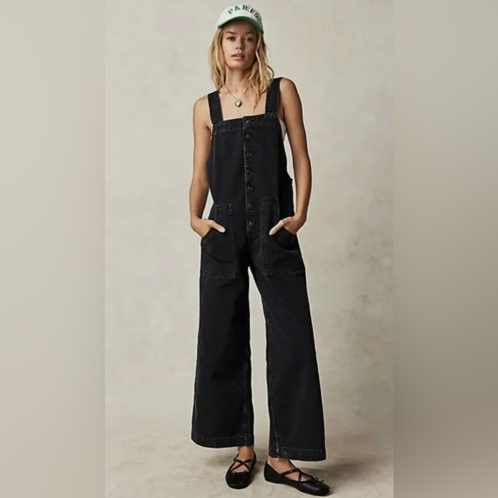 Free People fields of flowers wide Leg denim Overalls sz M